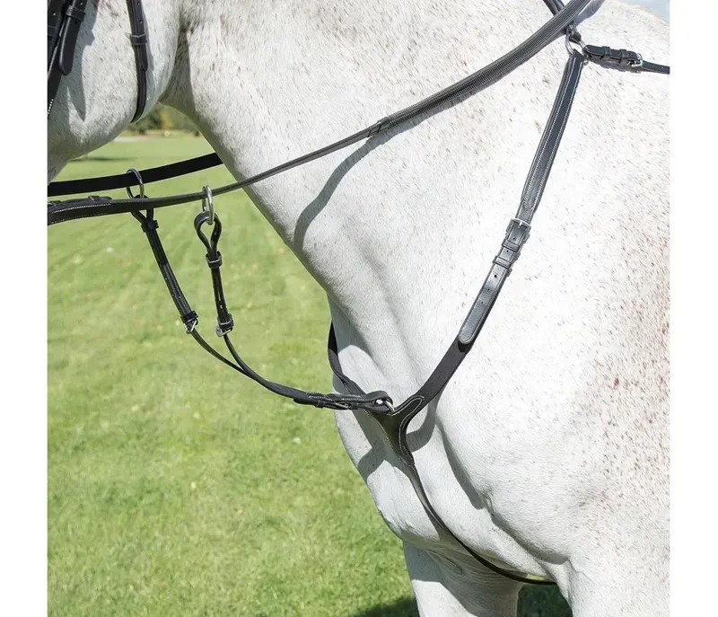 Avignon Breastplate in Black