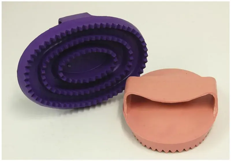 Lincoln Horse Care Accessories Large Rubber Curry Comb in Baby Pink