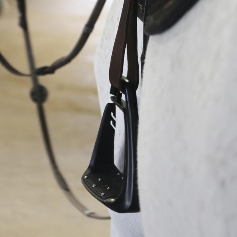 Freejump Soft Up Classics Stirrups Black-1