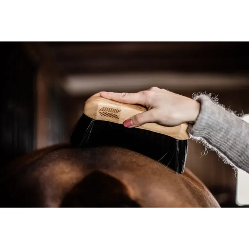 Kentucky Grooming Deluxe Body Brush Middle Soft