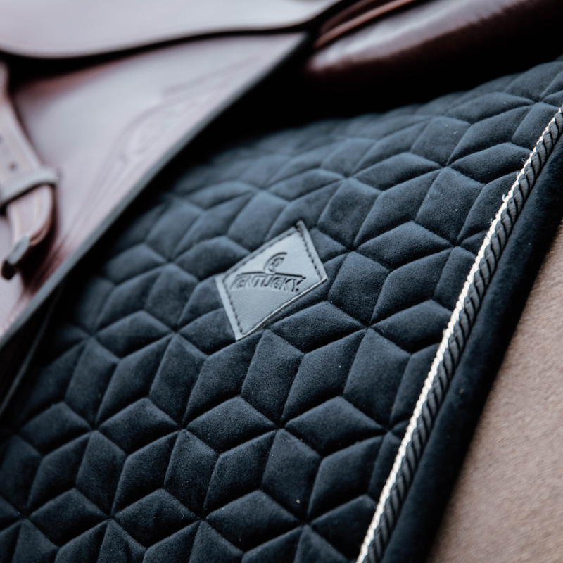 Kentucky Jumping Velvet Saddle Pad Basic Black-2
