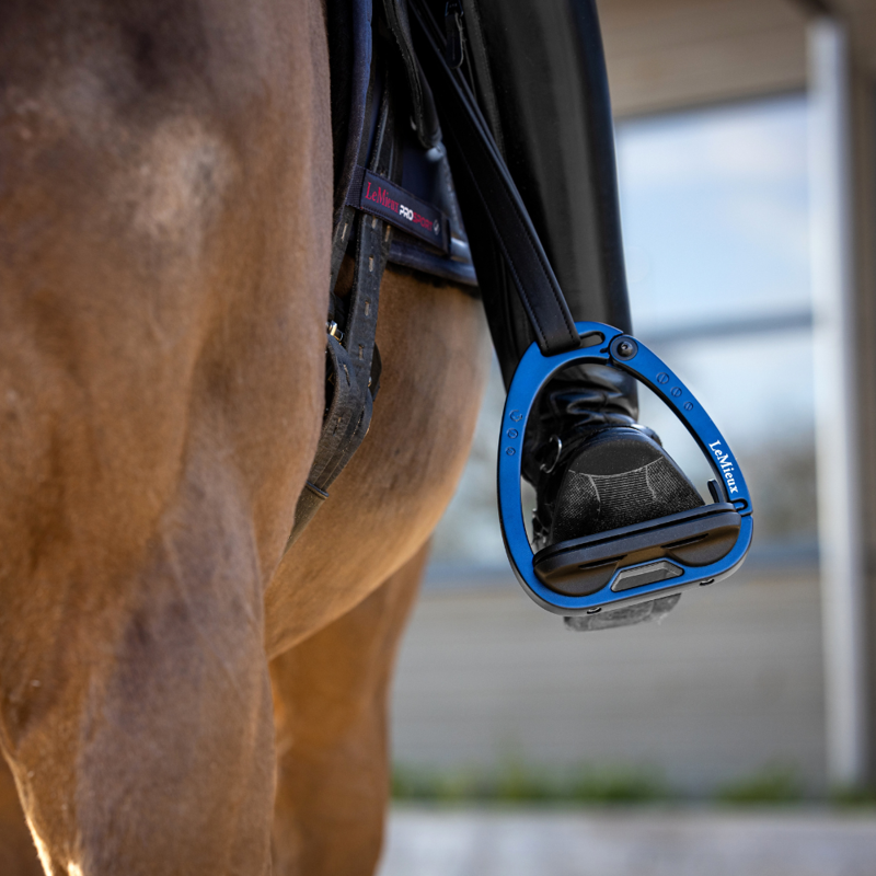 LeMieux Vector Balance Stirrups Navy-2