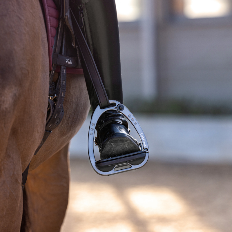 LeMieux Vector Balance Stirrups Aluminium-3