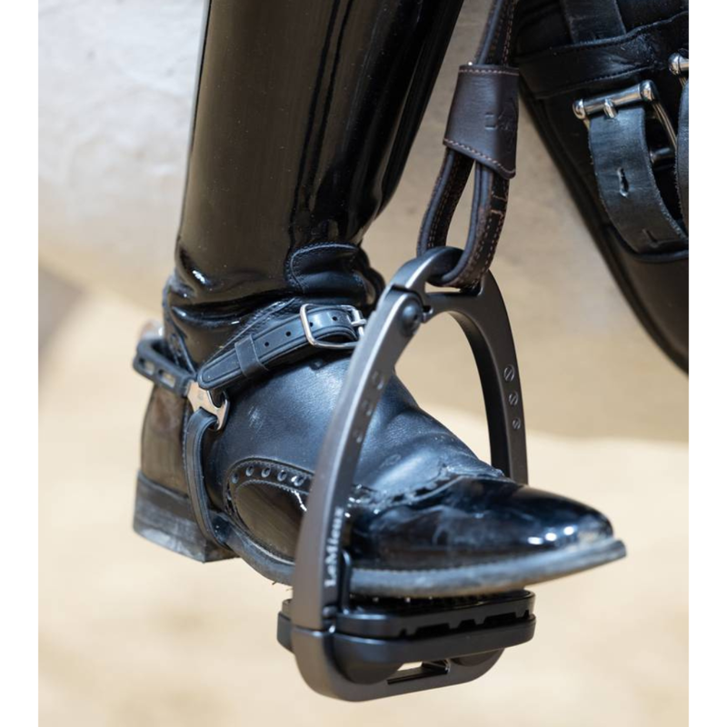 LeMieux Vector Close Contact Stirrup Leather Brown-1