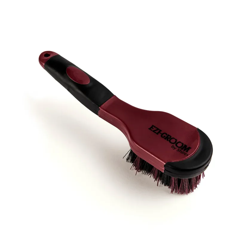 EZI-GROOM Grip Bucket Brush in Burgundy -1