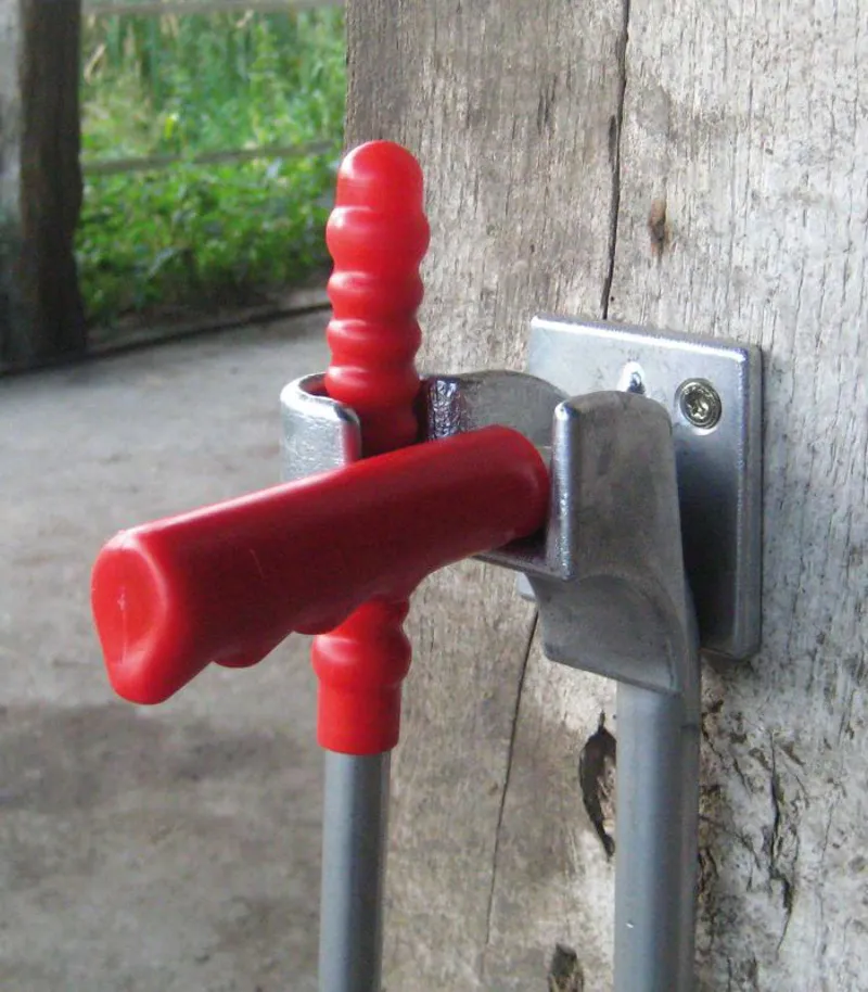 Waldhausen Holder For Stable Butler