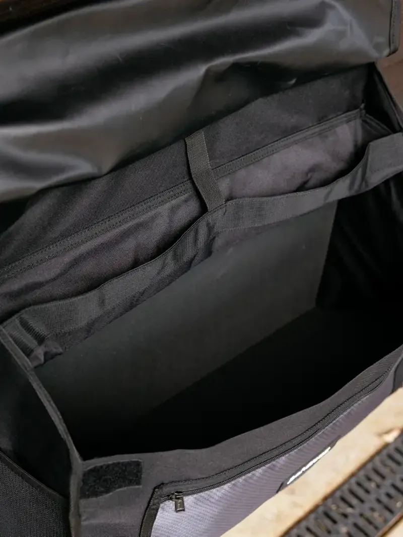 LeMieux Pro Grooming Bag with Bar Black-1