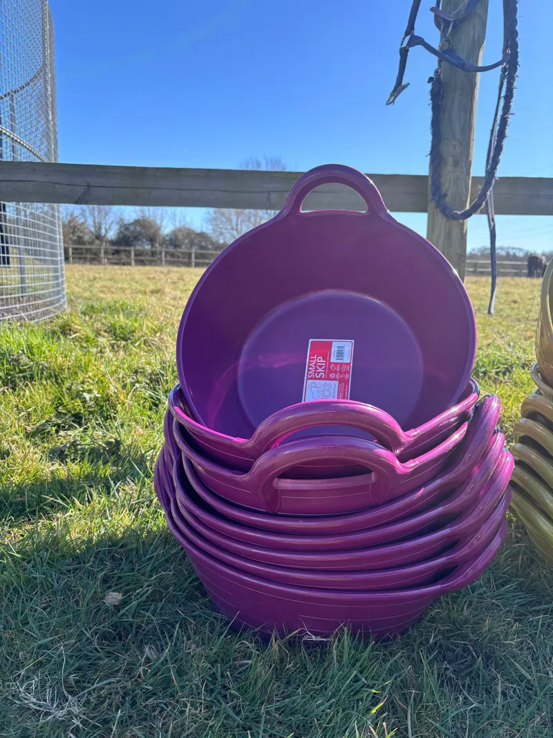 Gorilla Plas Small Skip Dark Purple