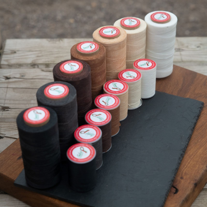 Smart Grooming Flat Waxed Plaiting Thread 270m - Chestnut